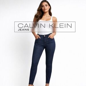 Calvin Klein Dark Navy Jeans/High Rise/Size 6/Straight Leg🌟